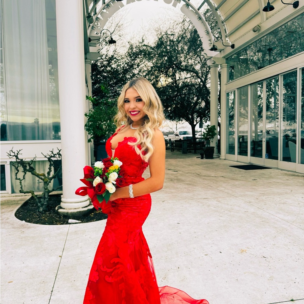 Red Lace Mermaid Evening Dress